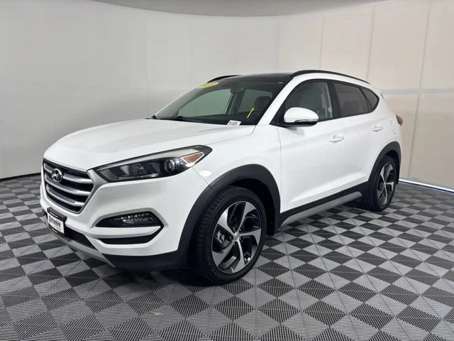 Used 2018 White Hyundai Value image 30