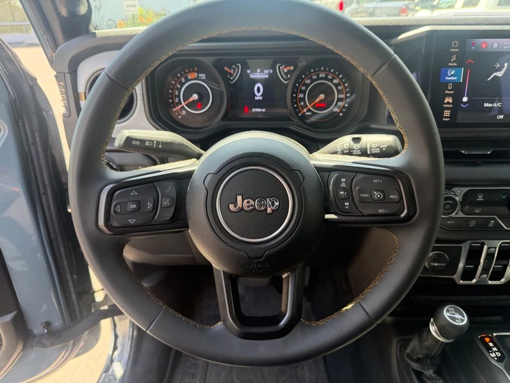 Used 2024 Gray Jeep Sport S image 21