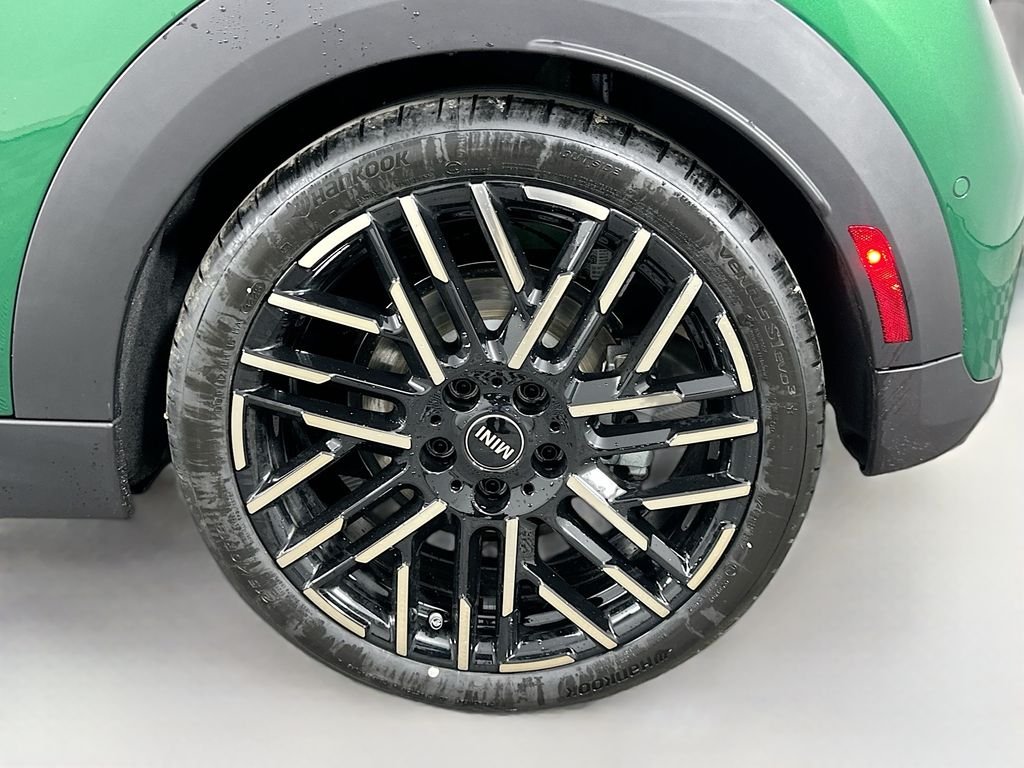 New 2026 Green MINI Iconic image 22