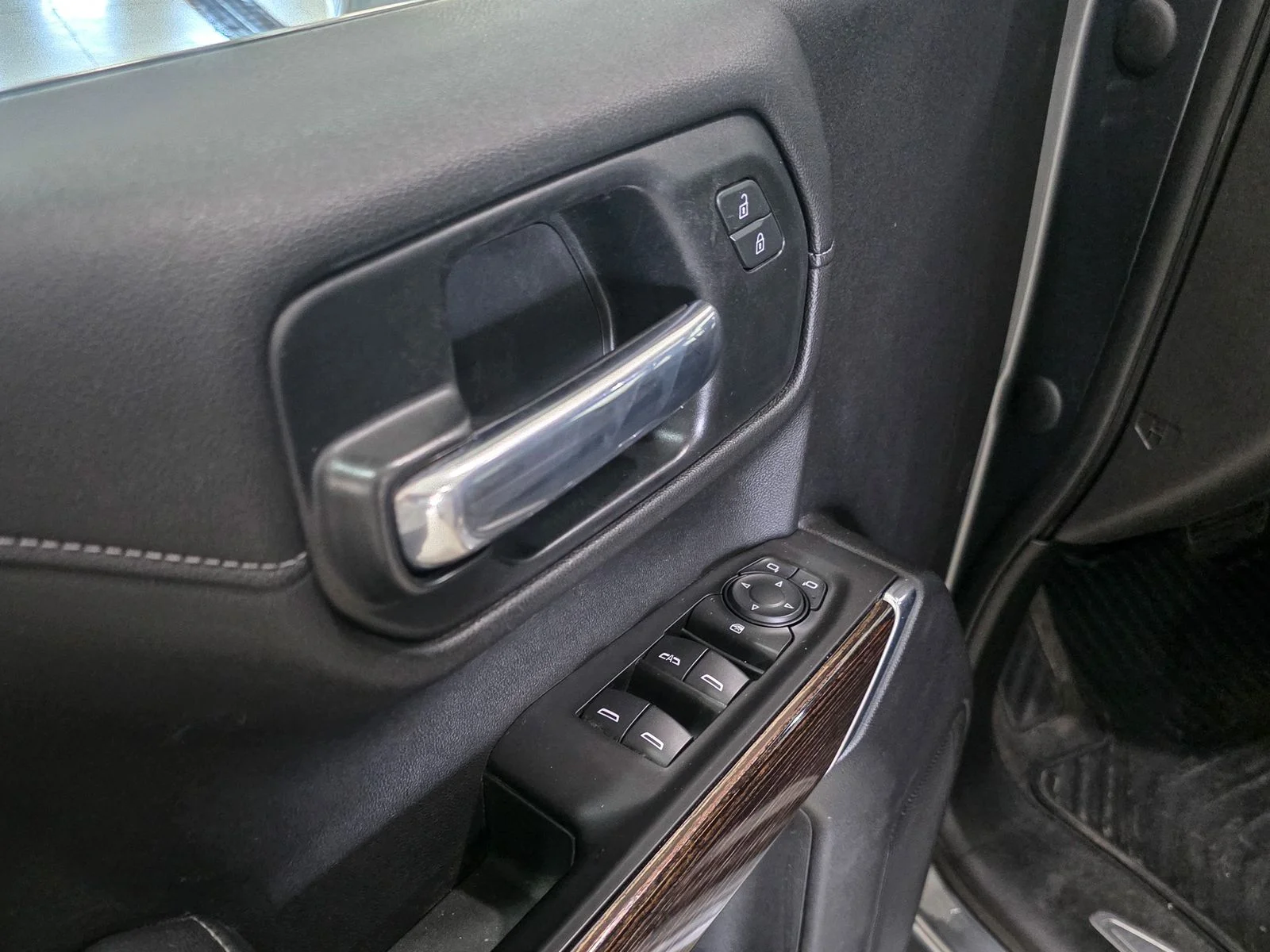Used 2020 Gray GMC SLE image 19