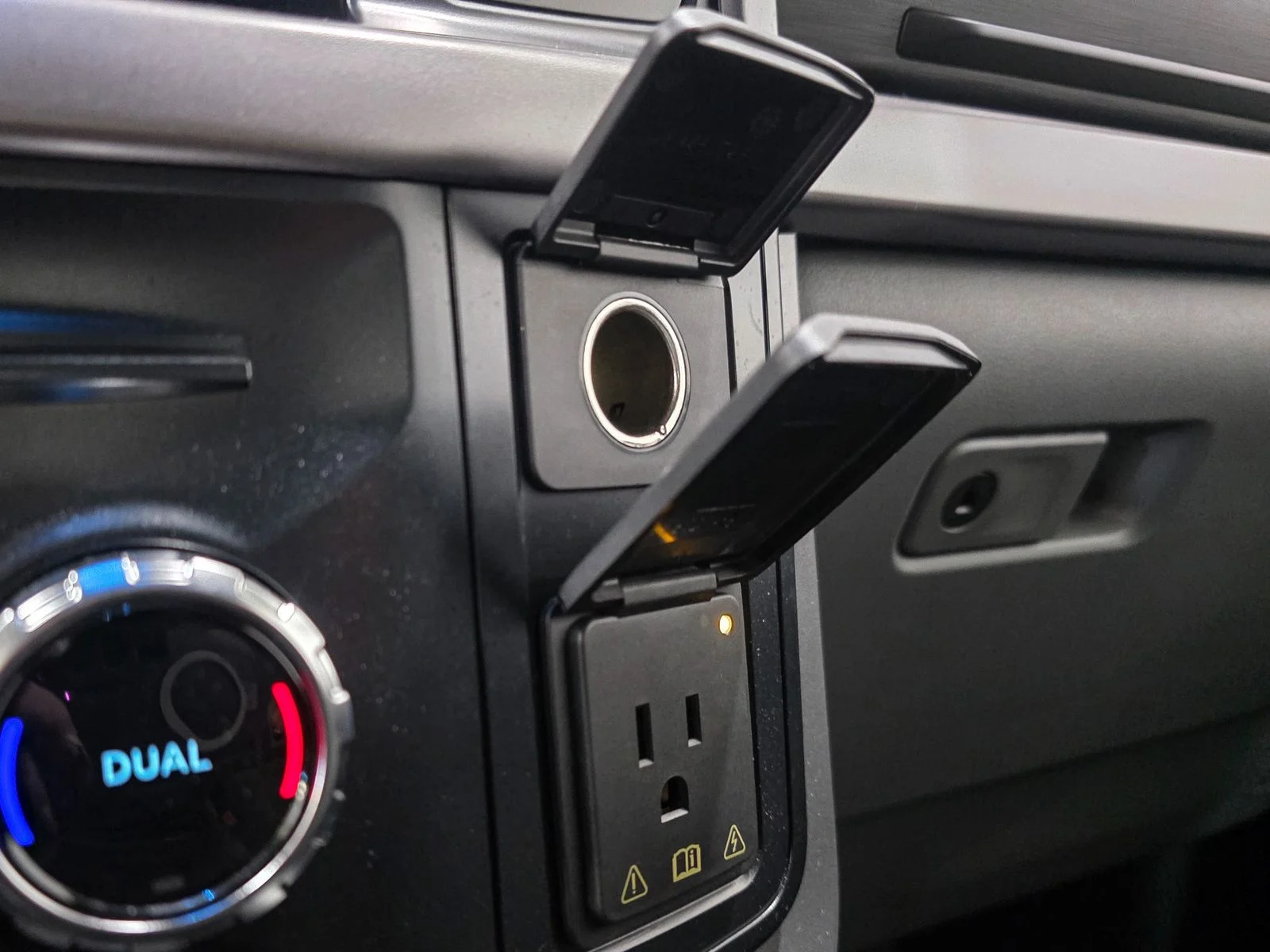 2025 Ford F-150 XLT - Photo 34