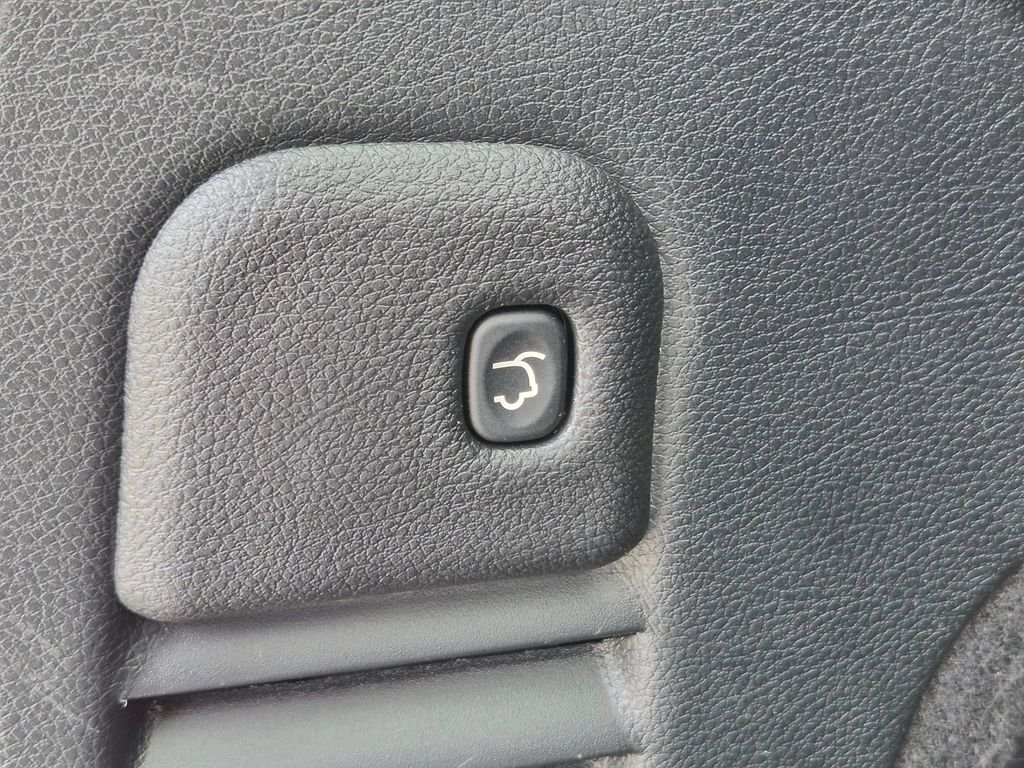 Used 2019 Black Jeep Limited image 7