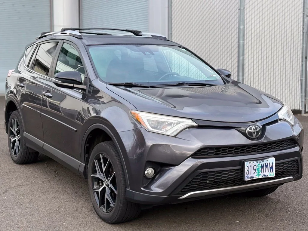 Used 2018 Magnetic Gray Metallic Toyota SE image 7