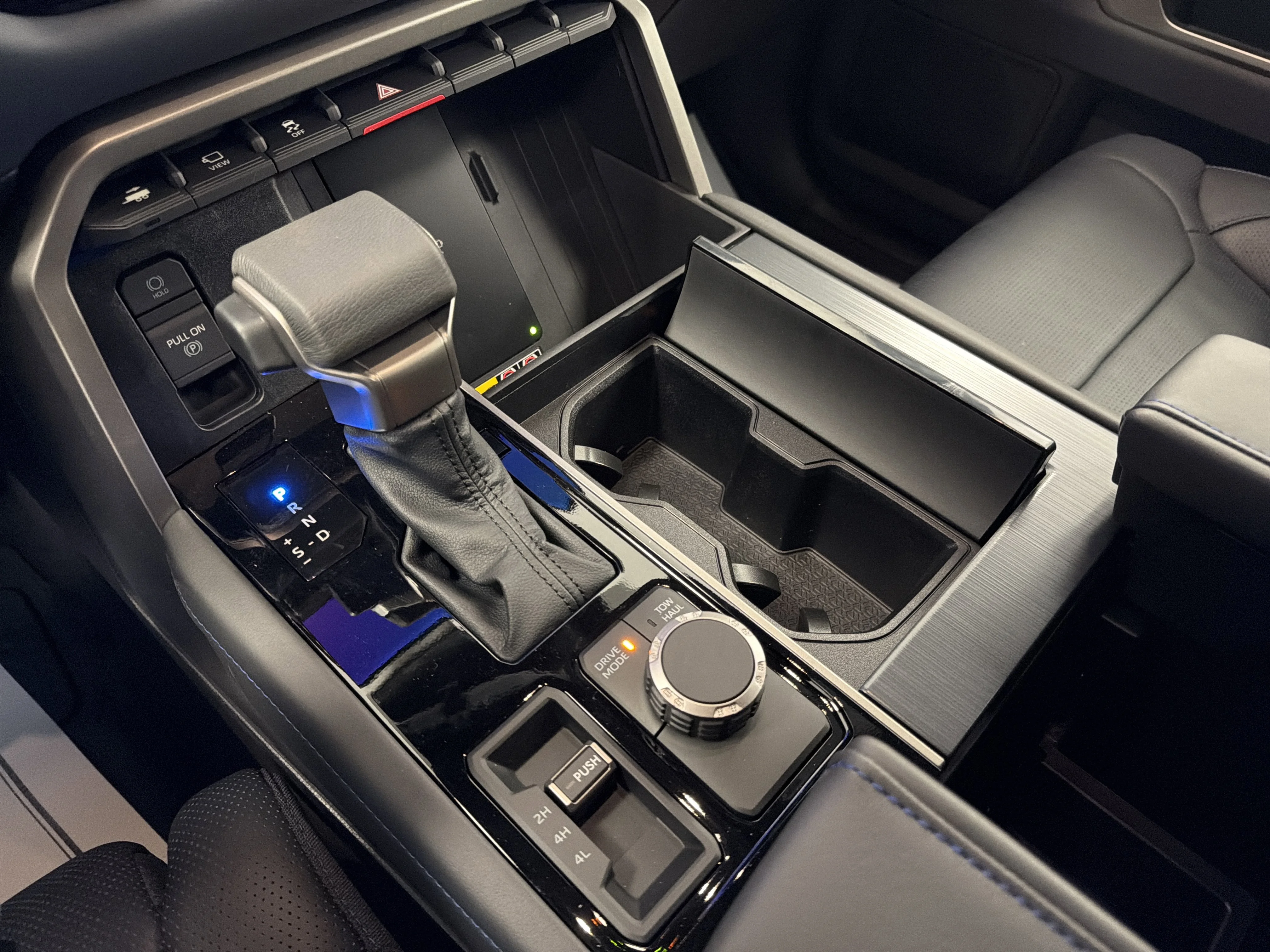 2026 Toyota Sequoia Platinum - Photo 11