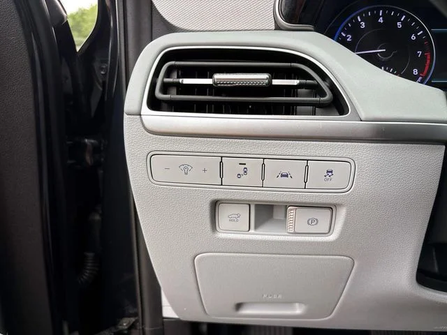 Certified Used 2020 Moonlight Cloud Hyundai SEL image 20