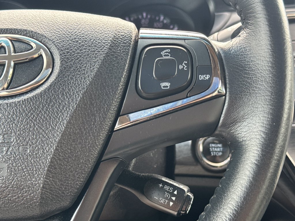 Used 2016 Silver Toyota XLE Premium image 19
