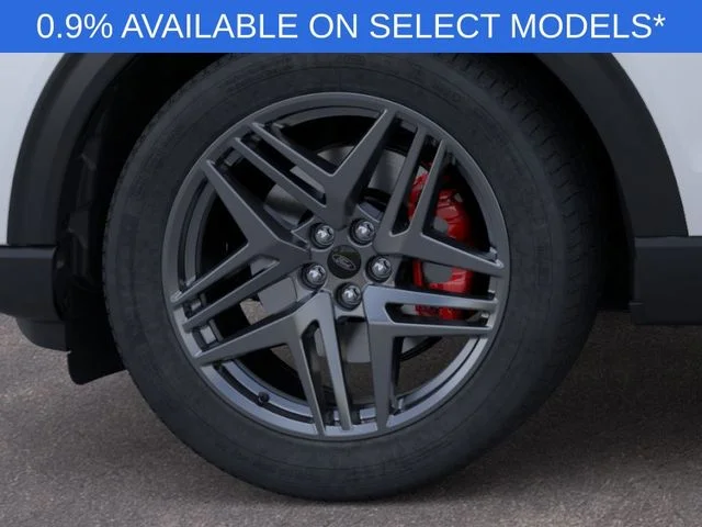 New 2026 Star White Metallic Tri-Coat Ford ST-Line image 19