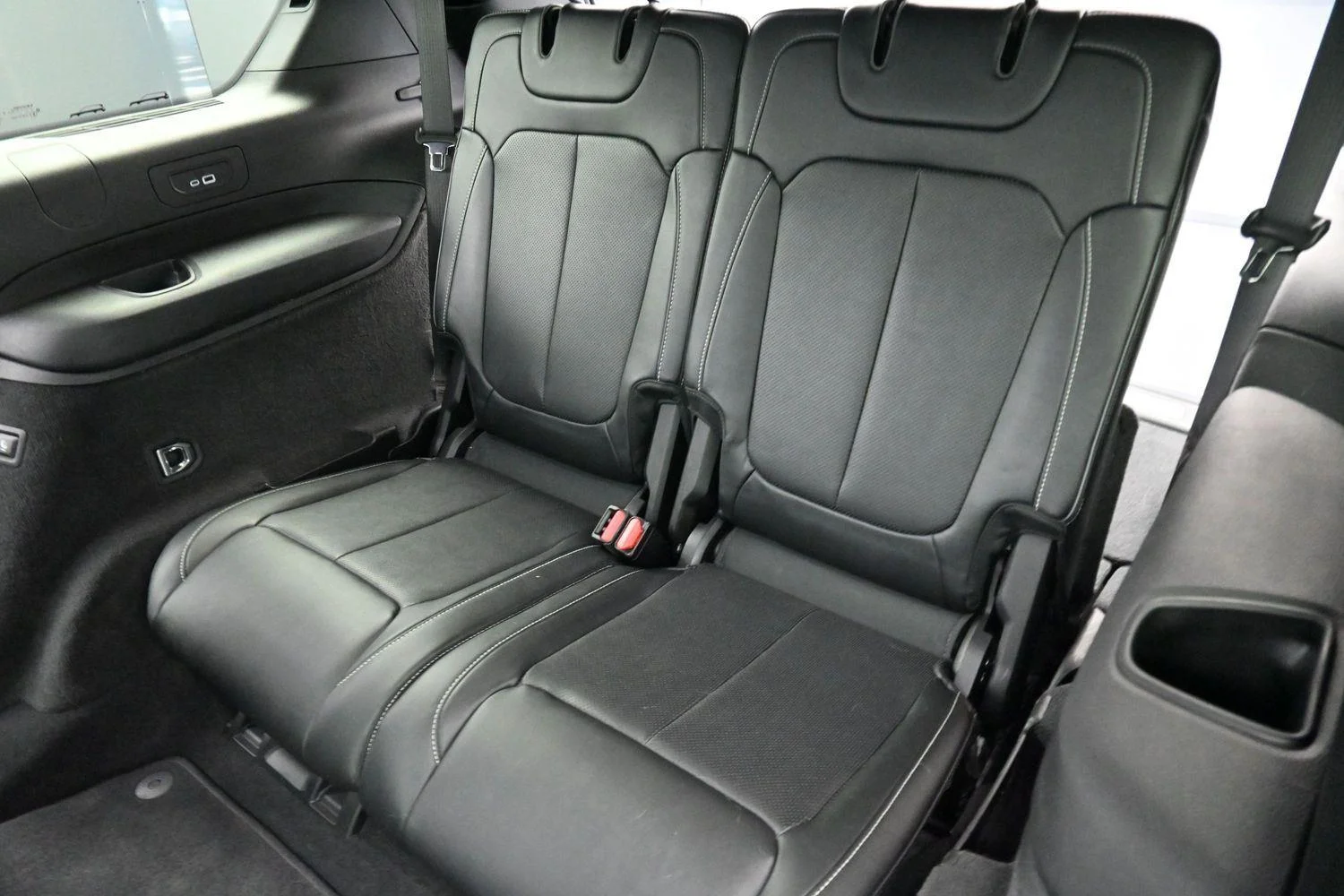 Used 2022 Silver Zynith Jeep Overland image 32