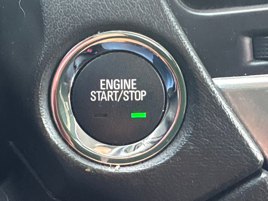 Used 2020 White Chevrolet LT image 22