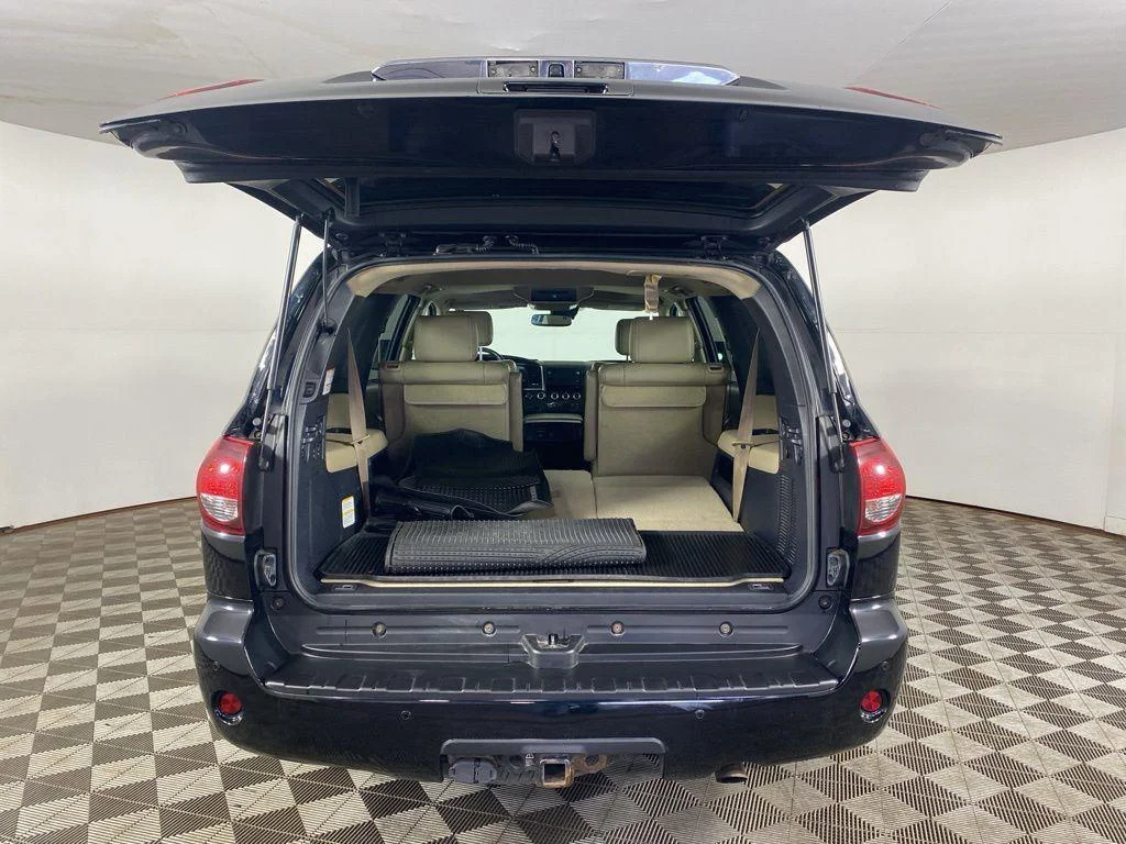 Used 2018 Midnight Black Metallic Toyota Limited image 34