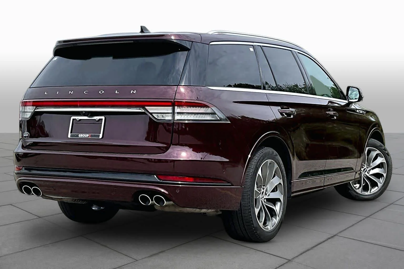 Used 2022 Burgundy Velvet Metallic Tinted Clearcoat Lincoln Grand Touring image 13