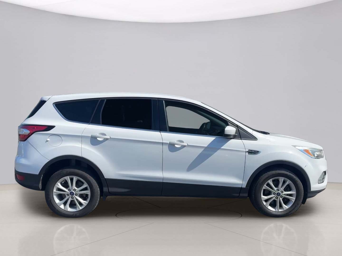 Used 2017 White Ford SE 4WD image 7