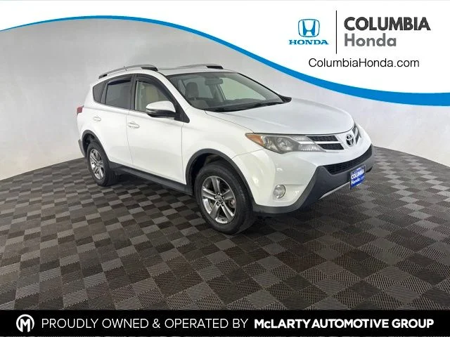 Used 2015 White Toyota XLE image 1