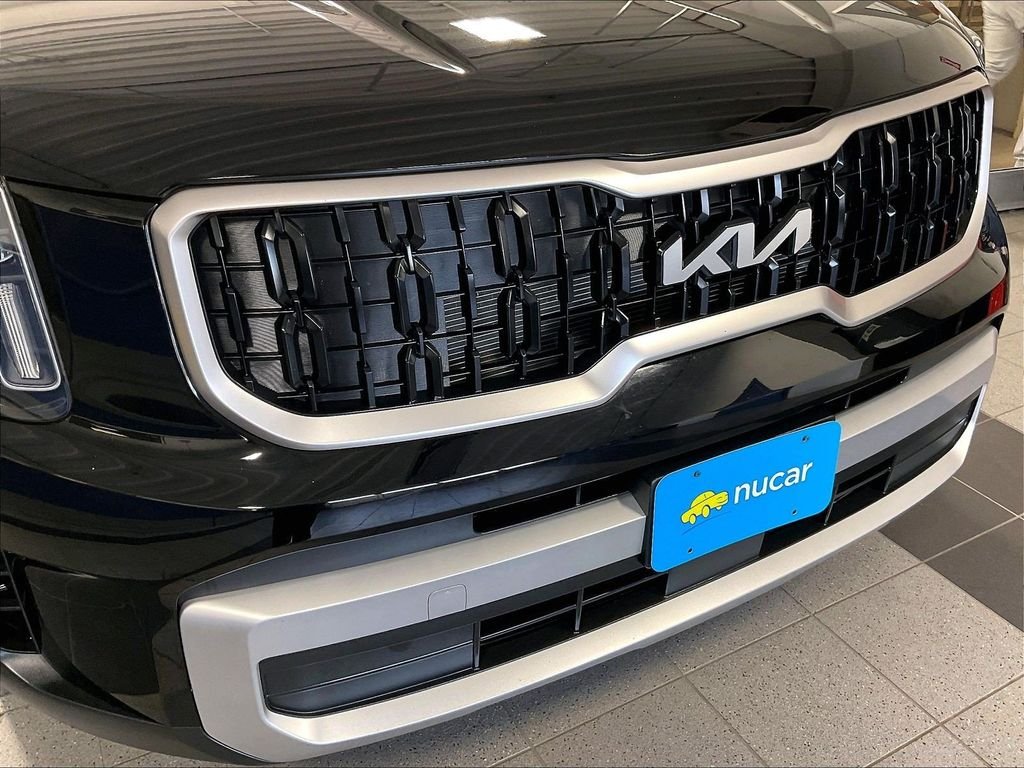 Used 2024 Black Kia LX image 31