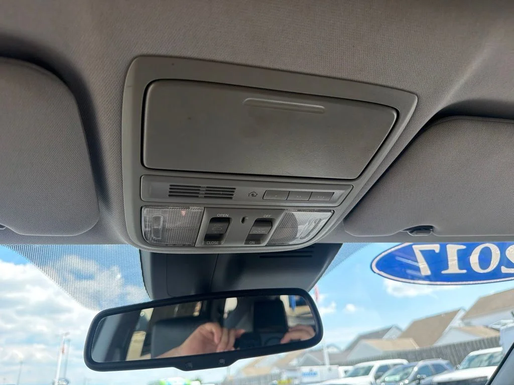 Used 2017  Honda EX-L image 36