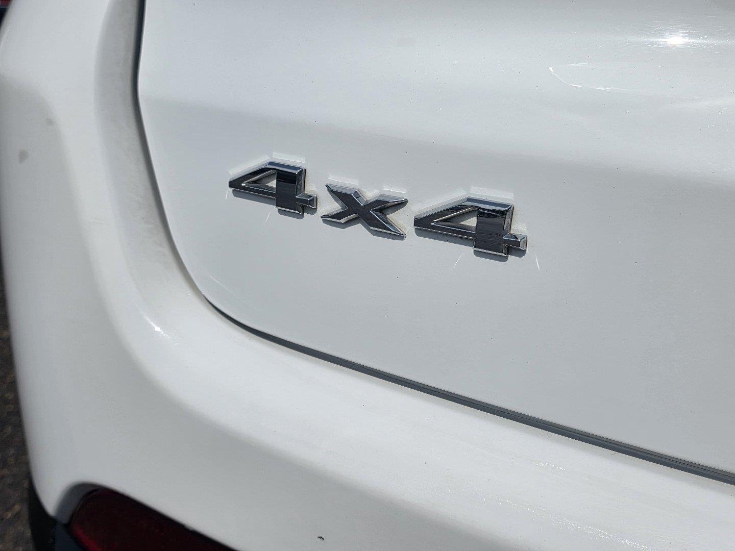 Used 2025 Bright White Clearcoat Jeep Limited image 30