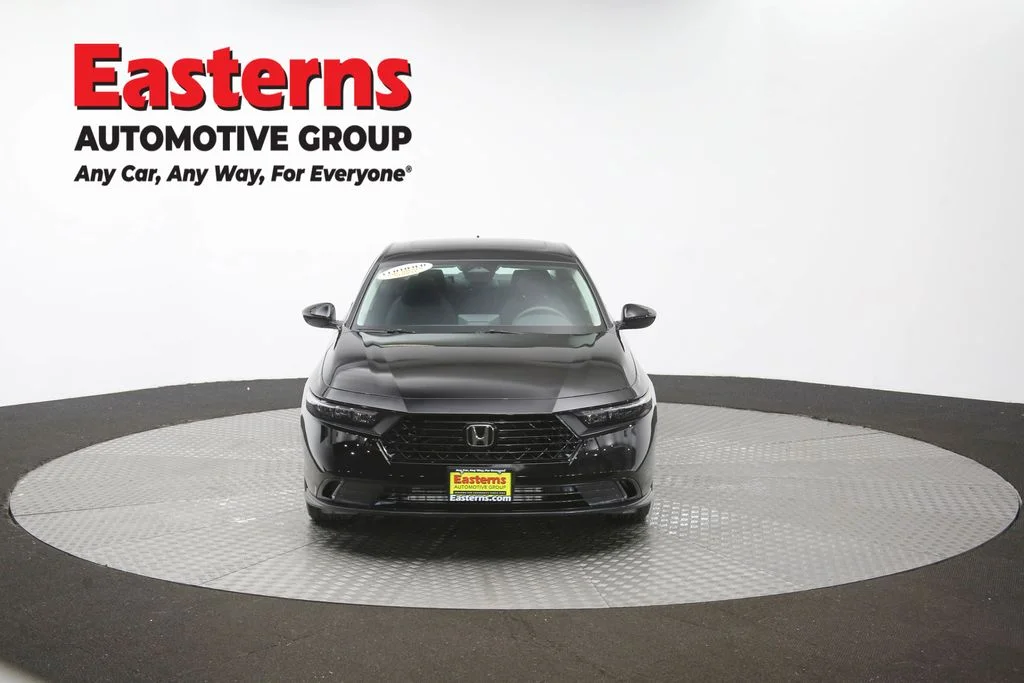 Used 2025 Black Honda SE image 52