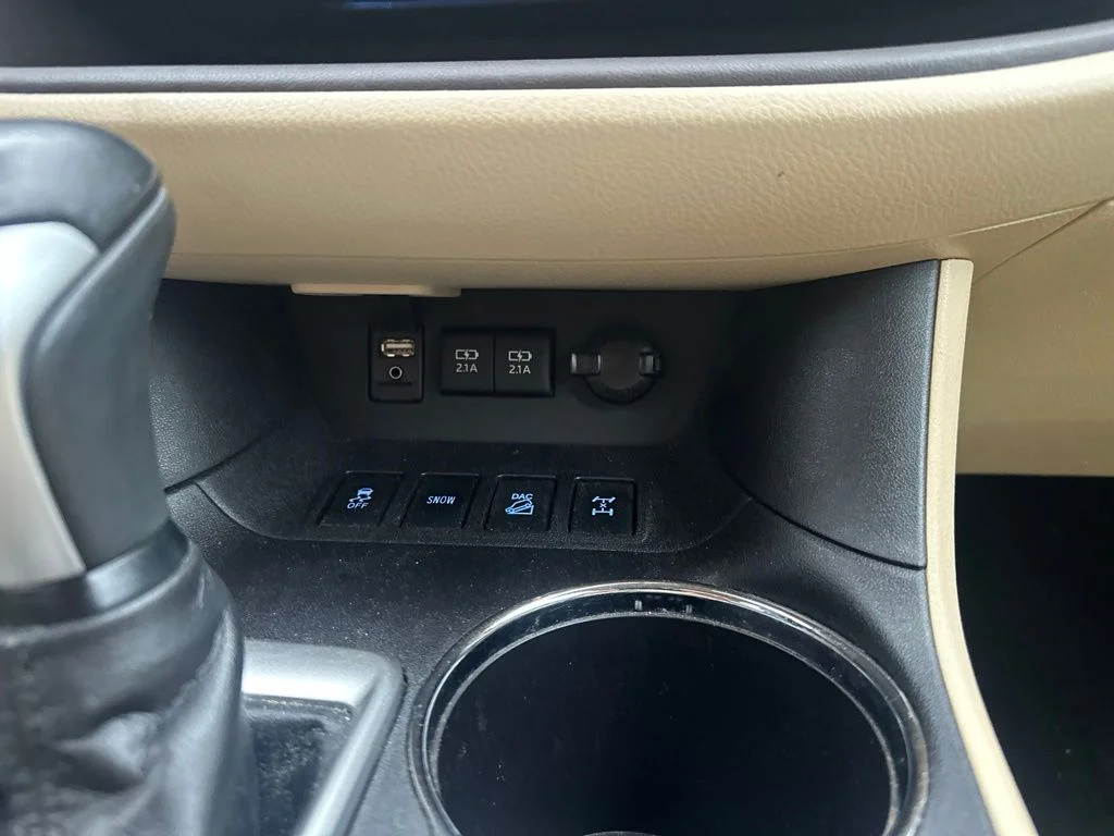 Used 2018 Shoreline Mist Toyota Limited Platinum image 21