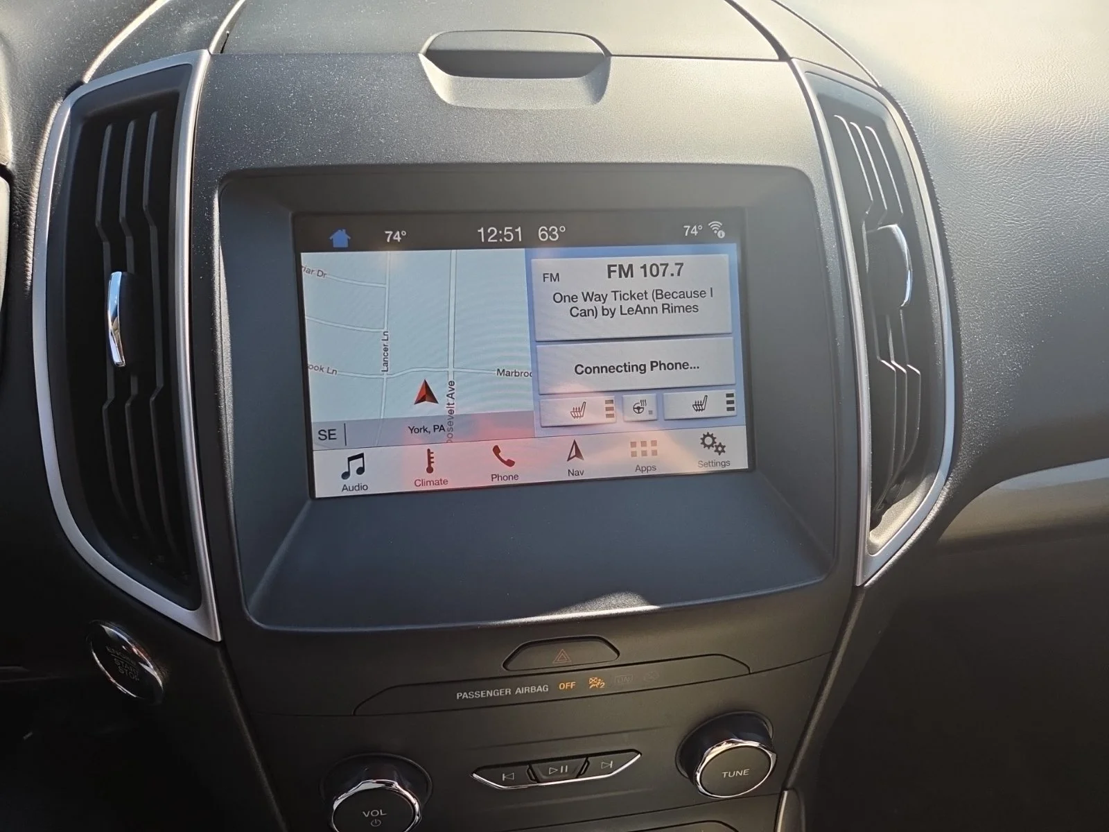 Used 2019 White Ford SEL image 9