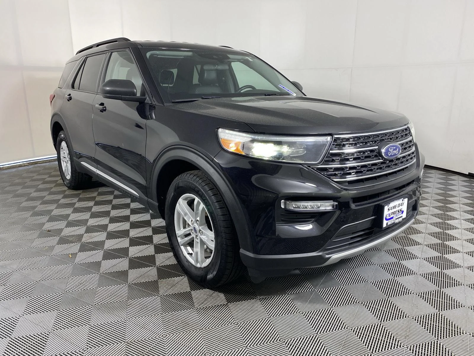 Used 2024 Agate Black Ford XLT image 11