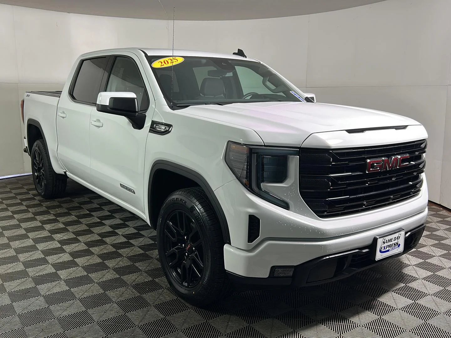 Used 2025 Summit White GMC Elevation image 4