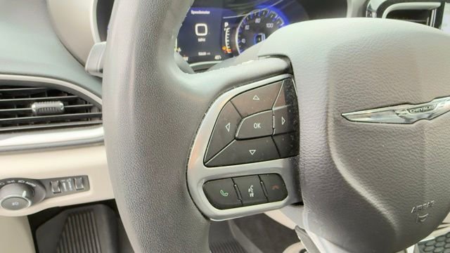 Used 2023 White Chrysler Touring L image 20