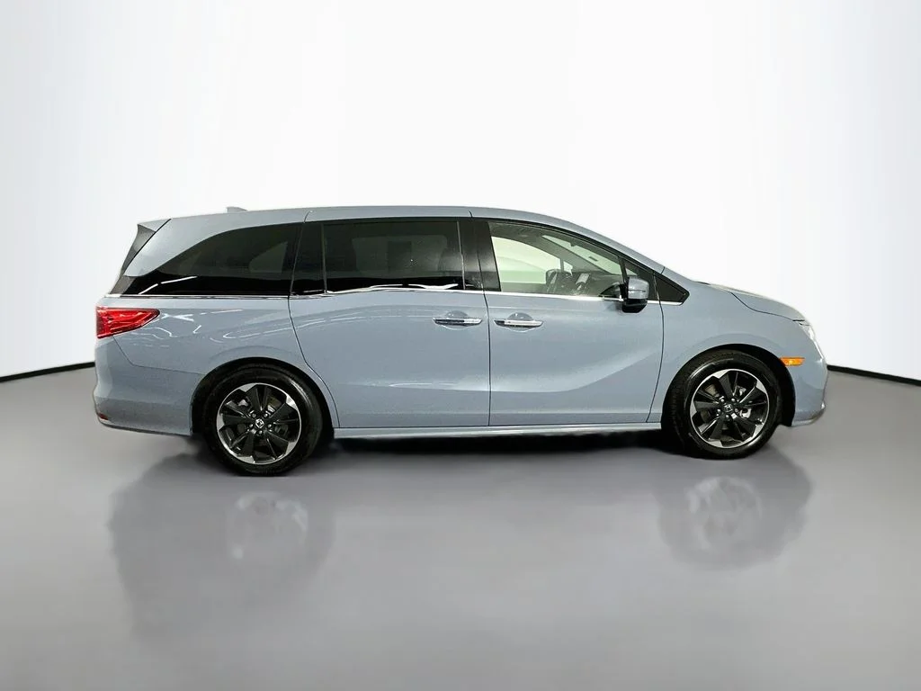 Used 2023 Sonic Gray Pearl Honda Elite image 9