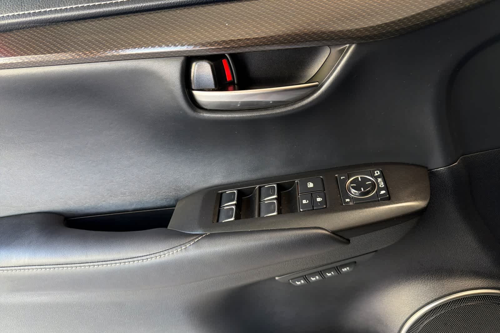 Used 2020 Atomic Silver Lexus  image 12