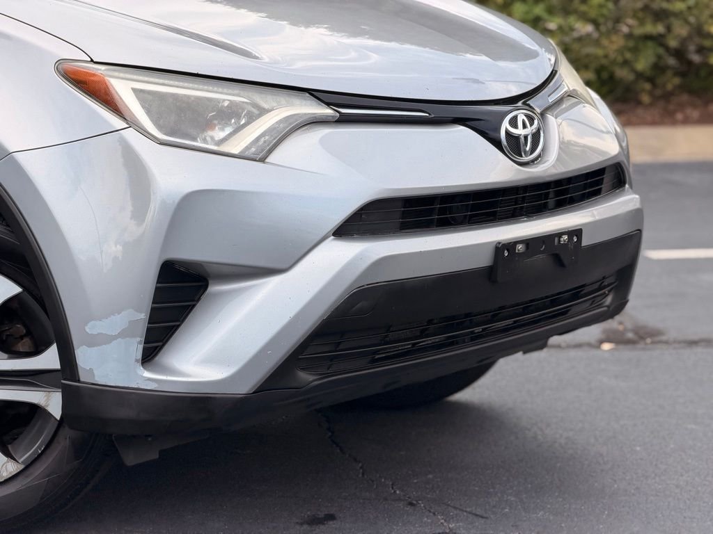Used 2016 Silver Toyota LE image 6