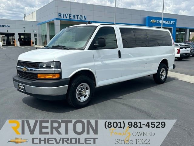 2024 Chevrolet Express 3500 LT Extended's photo