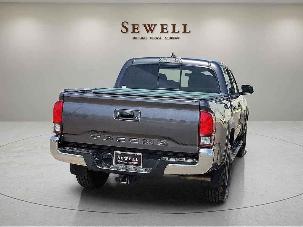 Used 2018 Gray Toyota SR image 5