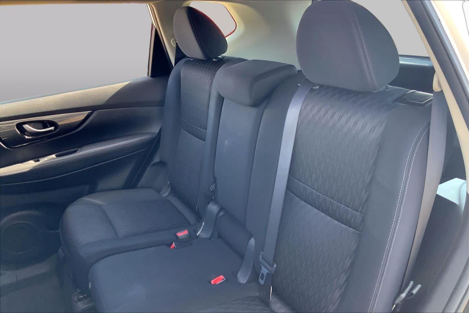 Used 2019 Brilliant Silver Metallic Nissan S image 21