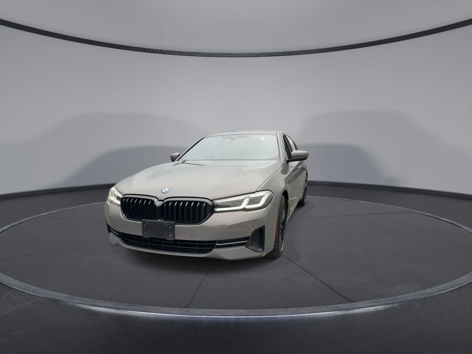 Used 2021 Bernina Grey Amber Effect Metallic BMW 530i xDrive image 3