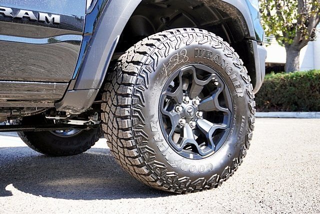 New 2026 Diamond Black Crystal Pearl-Coat Exterior Paint RAM RHO image 9