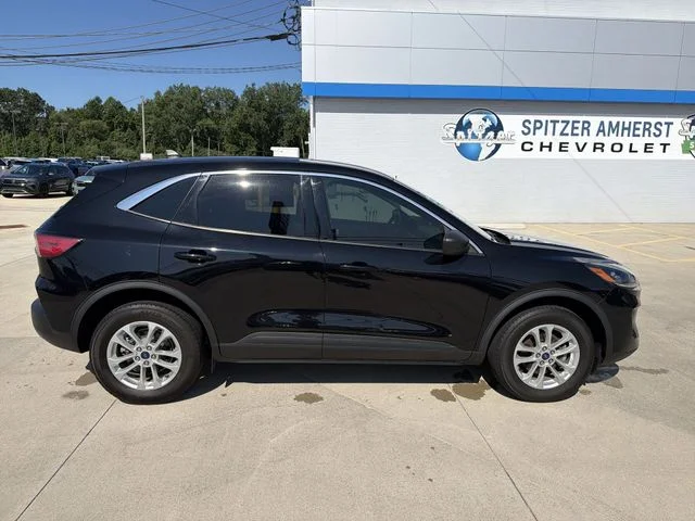 Used 2022 Black Ford SE image 11