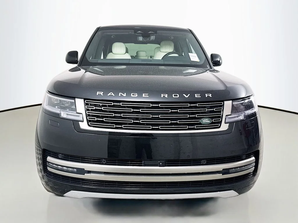 New 2026 Santorini Black Land Rover SE image 2