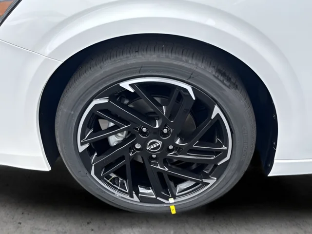 New 2026 Aspen White TriCoat / Super Black Two-tone Nissan SR image 24