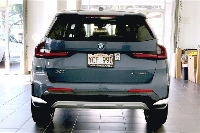Used 2026 Storm Bay Metallic BMW xDrive28i image 4