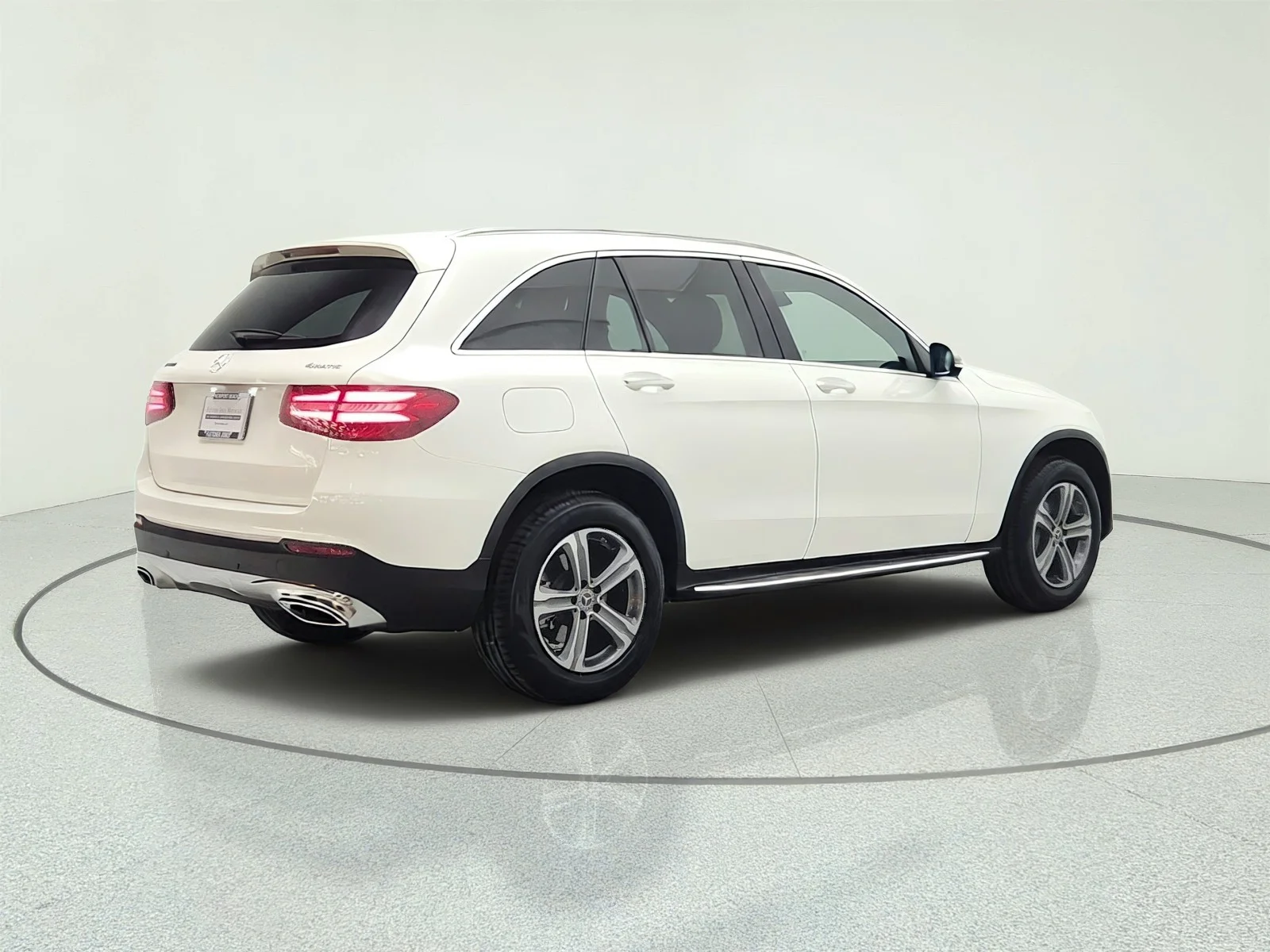 Used 2019 Polar White Mercedes-Benz GLC 300 4MATIC® SUV image 5