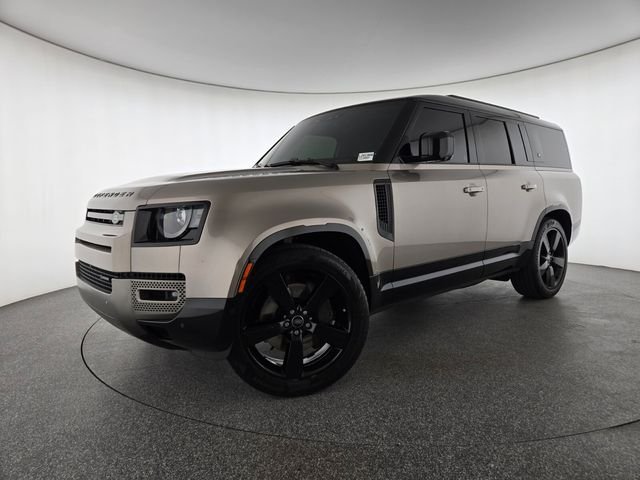 Used 2023 Gold Land Rover X-Dynamic SE image 1