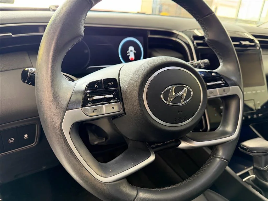 Used 2024 Black Hyundai SEL image 12