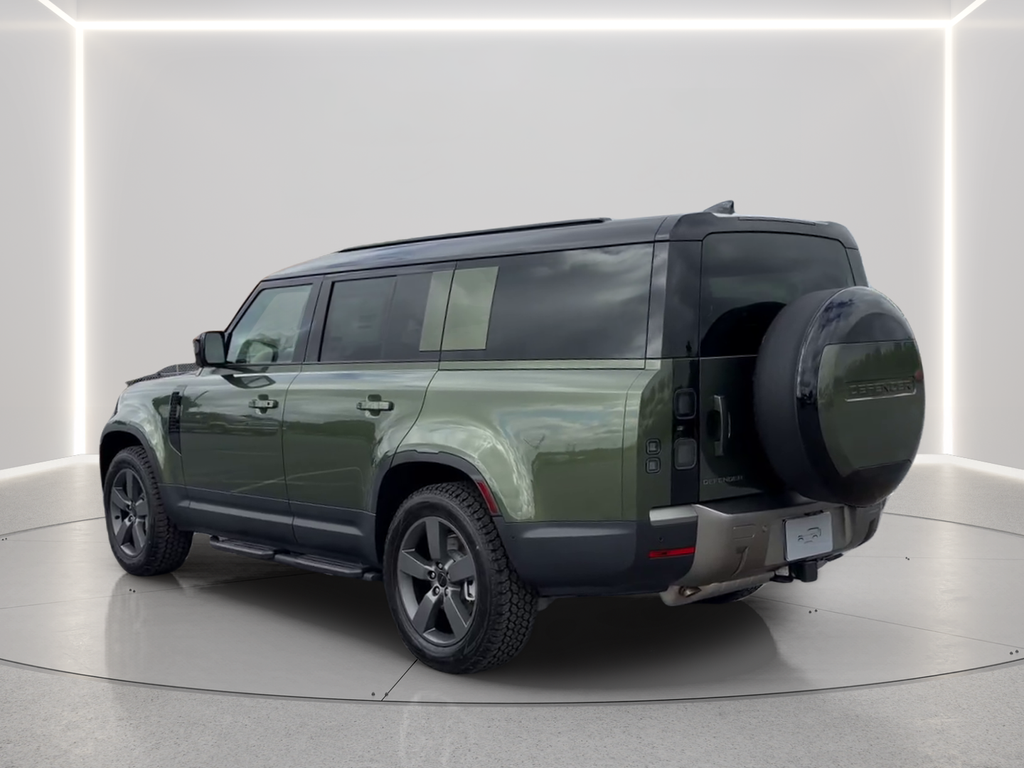 New 2026 Woolstone Green Land Rover S image 7