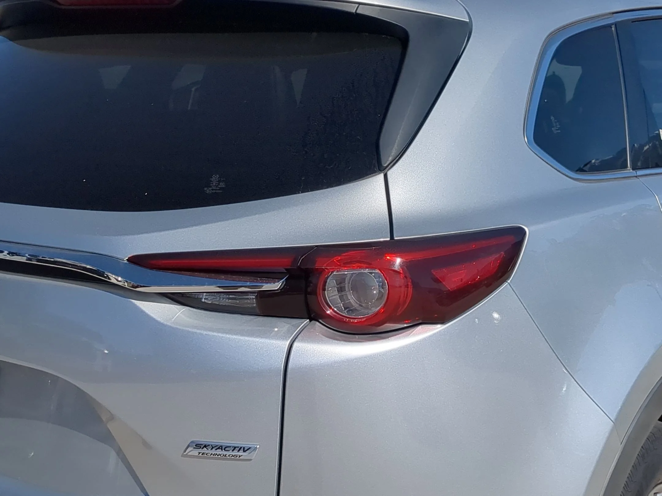 Used 2018 Sonic Silver Metallic Mazda Touring image 11