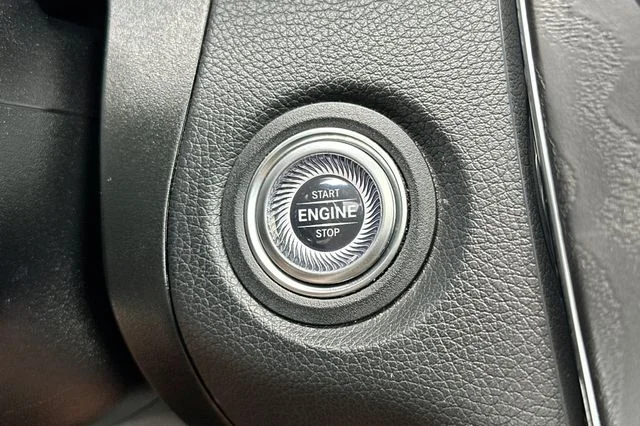 Used 2021  Mercedes-Benz GLC 300 Coupe image 20