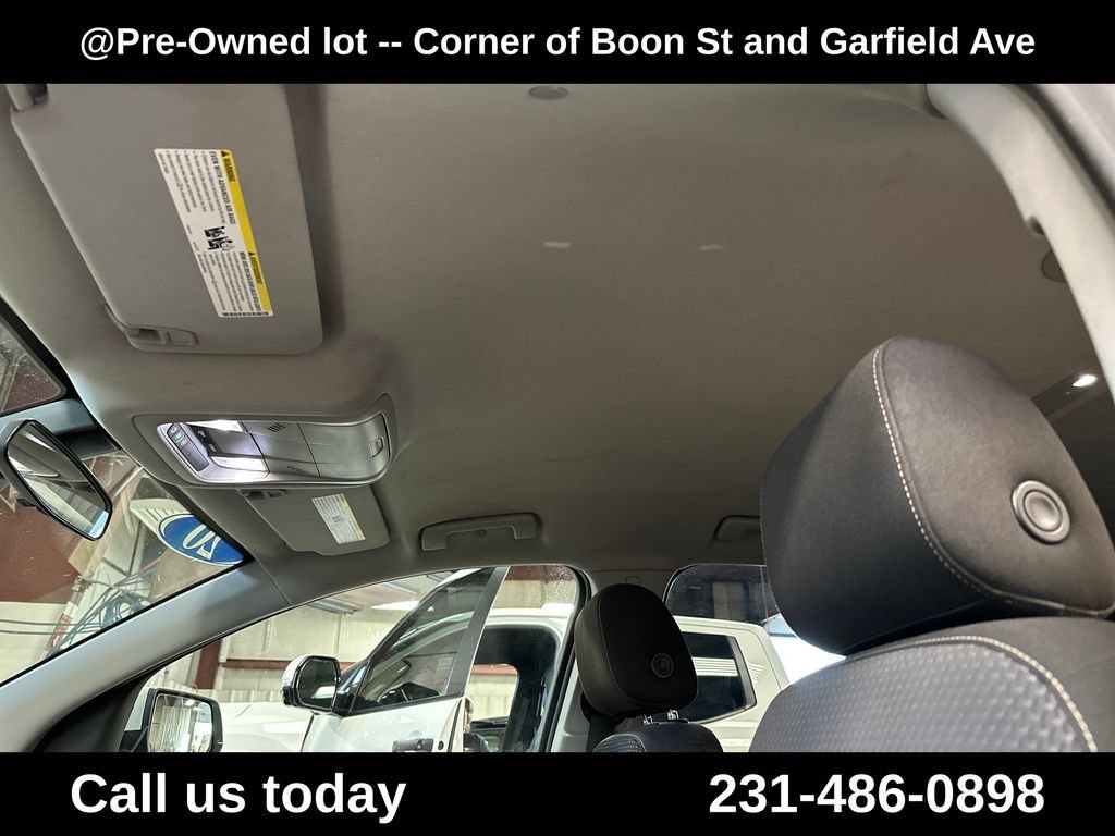 Used 2020 Summit White GMC SLE image 13
