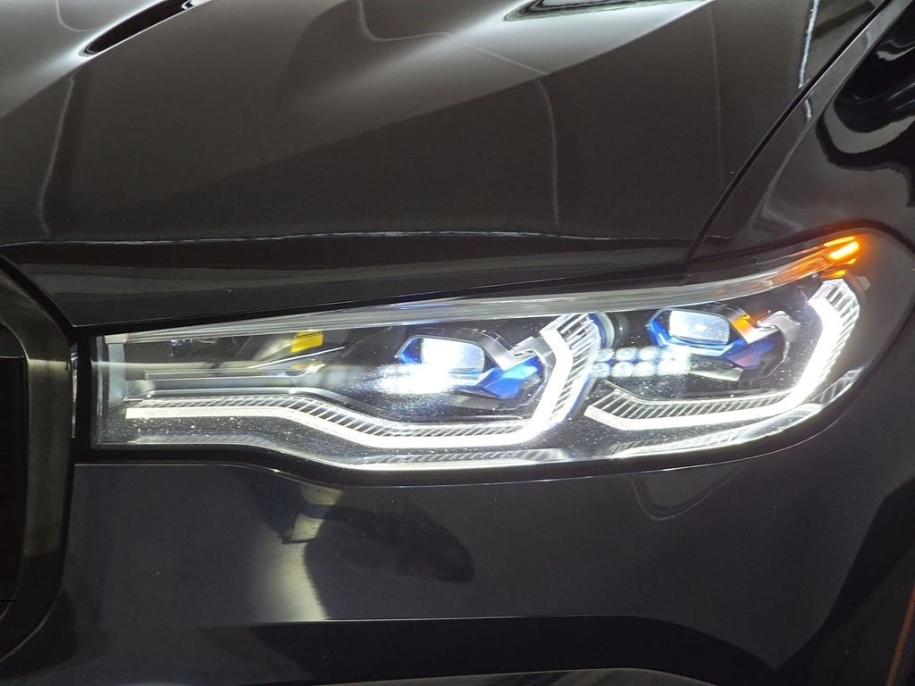 Used 2021 Carbon Black Metallic BMW M50i image 33
