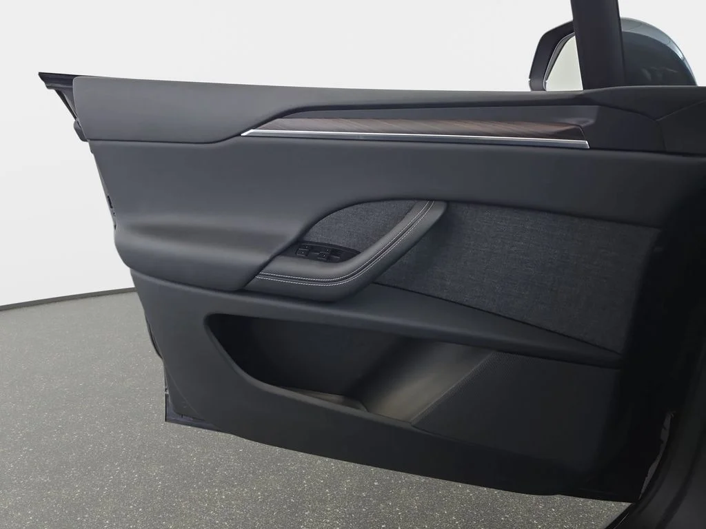 Used 2025 Stealth Gray Tesla Base image 29