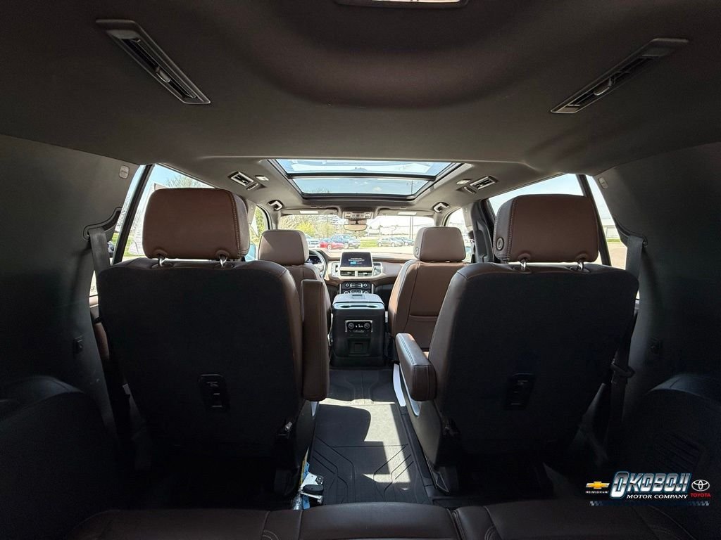 Used 2023 White Chevrolet High Country image 18
