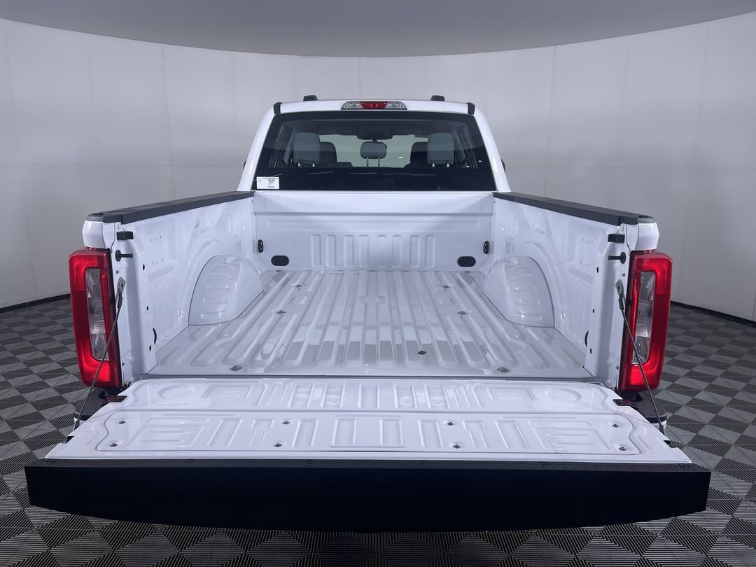 New 2026 Oxford White Ford XL image 24