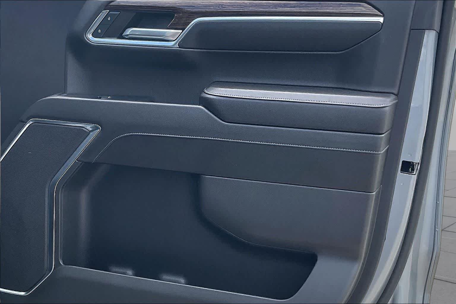 Used 2024 Sterling Metallic GMC Elevation image 20